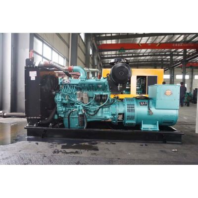 200kw東方紅柴油發(fā)電機組-東方紅6缸柴油機LR6H4L-DA柴油發(fā)電機組,缸徑/行程：120/130mm,柴油發(fā)電機組水冷發(fā)動機功率206KW,柴油發(fā)電機組配套馬拉松斯坦福發(fā)電機。廠價直銷歡迎選購：13773399855。