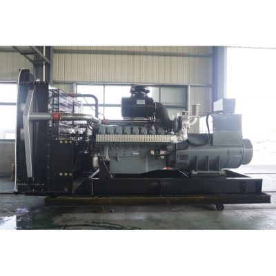 900kw威曼柴油發(fā)電機(jī)組-威曼16缸柴油機(jī)D30A1柴油發(fā)電機(jī)組,缸徑/行程：128/142mm,柴油發(fā)電機(jī)組水冷發(fā)動(dòng)機(jī)功率960KW,柴油發(fā)電機(jī)組配套馬拉松斯坦福發(fā)電機(jī)。廠價(jià)直銷歡迎選購(gòu)：13773399855。