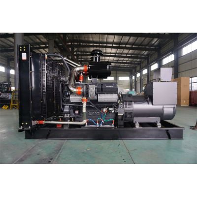 500kw申動(dòng)柴油發(fā)電機(jī)組-申動(dòng)12缸柴油機(jī)SDV550柴油發(fā)電機(jī)組,缸徑/行程：135/155mm,柴油發(fā)電機(jī)組水冷發(fā)動(dòng)機(jī)功率550KW,柴油發(fā)電機(jī)組配套馬拉松斯坦福發(fā)電機(jī)。廠價(jià)直銷歡迎選購(gòu)：13773399855。
