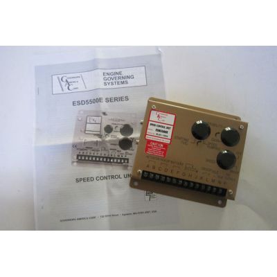 6端子接直流24V（特殊訂貨12V）電源，可利用發(fā)動機(jī)的控制電瓶、起動電瓶或采用其它穩(wěn)壓及非穩(wěn)壓電源供電，但要保證系統(tǒng)的峰值功耗和電壓波動范圍的要求。當(dāng)采用起動電瓶供電時，必須設(shè)置充電裝置以保證電瓶電量充足。在發(fā)動機(jī)起動時，電瓶短時間的輸出電壓跌落不會影響調(diào)速器正常工作。轉(zhuǎn)速控制器正電源端（6腳）通過電源開關(guān)（或停機(jī)開關(guān)）、必要時可加保險絲串連直接接至24V電瓶正極，即直接從電瓶正極取電。轉(zhuǎn)速控制器負(fù)電源端（5腳）必須從電瓶負(fù)極直接引線。如果電源負(fù)極需接地，則電源負(fù)極在電瓶負(fù)極端接大地，不能從控制器負(fù)極（