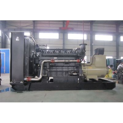 700kw上柴股份柴油發(fā)電機組-上柴股份6缸柴油機SC33W990D2柴油發(fā)電機組,缸徑/行程：180/215mm,柴油發(fā)電機組水冷發(fā)動機功率726KW,柴油發(fā)電機組配套馬拉松斯坦福發(fā)電機。廠價直銷歡迎選購：13773399855。