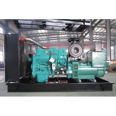 200kw重慶康明斯柴油發(fā)電機(jī)組-重慶康明斯6缸柴油機(jī)MTA11-G2柴油發(fā)電機(jī)組,缸徑/行程：125/147mm,柴油發(fā)電機(jī)組水冷發(fā)動(dòng)機(jī)功率246KW,柴油發(fā)電機(jī)組配套馬拉松斯坦福發(fā)電機(jī)。廠價(jià)直銷(xiāo)歡迎選購(gòu)：13773399855。
