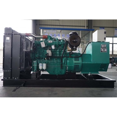 150KW玉柴柴油發(fā)電機組-玉柴6缸柴油機YCD6Q23H8-210,柴油發(fā)電機組缸徑/行程：108/135mm,柴油發(fā)電機組水冷發(fā)動機功率154KW,柴油發(fā)電機組配套馬拉松斯坦福發(fā)電機。廠價直銷歡迎選購：13773399855。