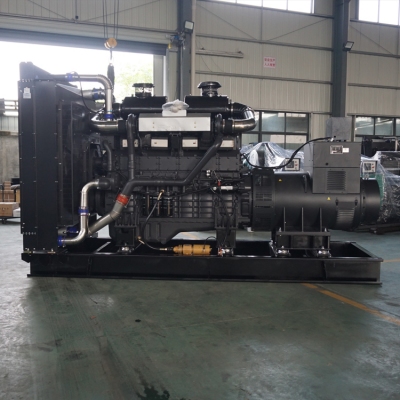 900kw上柴動(dòng)力柴油發(fā)電機(jī)組-上柴股份6缸柴油機(jī)6WTAA35-G31柴油發(fā)電機(jī)組,缸徑/行程：186/215mm,柴油發(fā)電機(jī)組水冷發(fā)動(dòng)機(jī)功率970KW,柴油發(fā)電機(jī)組配套馬拉松斯坦福發(fā)電機(jī)。廠價(jià)直銷(xiāo)歡迎選購(gòu)：13773399855。