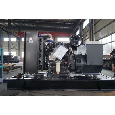 50kw上柴動(dòng)力柴油發(fā)電機(jī)組-上柴動(dòng)力4缸柴油機(jī)4HTAA4.3-G32柴油發(fā)電機(jī)組,缸徑/行程：105/124mm,柴油發(fā)電機(jī)組水冷發(fā)動(dòng)機(jī)功率68KW,柴油發(fā)電機(jī)組配套馬拉松斯坦福發(fā)電機(jī)。廠價(jià)直銷歡迎選購(gòu)：13773399855。
