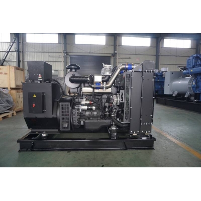 100kw上柴股份柴油發(fā)電機(jī)組-上柴動(dòng)力5缸柴油機(jī)SC4H140D2柴油發(fā)電機(jī)組,缸徑/行程：105/124mm,柴油發(fā)電機(jī)組水冷發(fā)動(dòng)機(jī)功率105KW,柴油發(fā)電機(jī)組配套馬拉松斯坦福發(fā)電機(jī)。廠價(jià)直銷(xiāo)歡迎選購(gòu)：13773399855。
